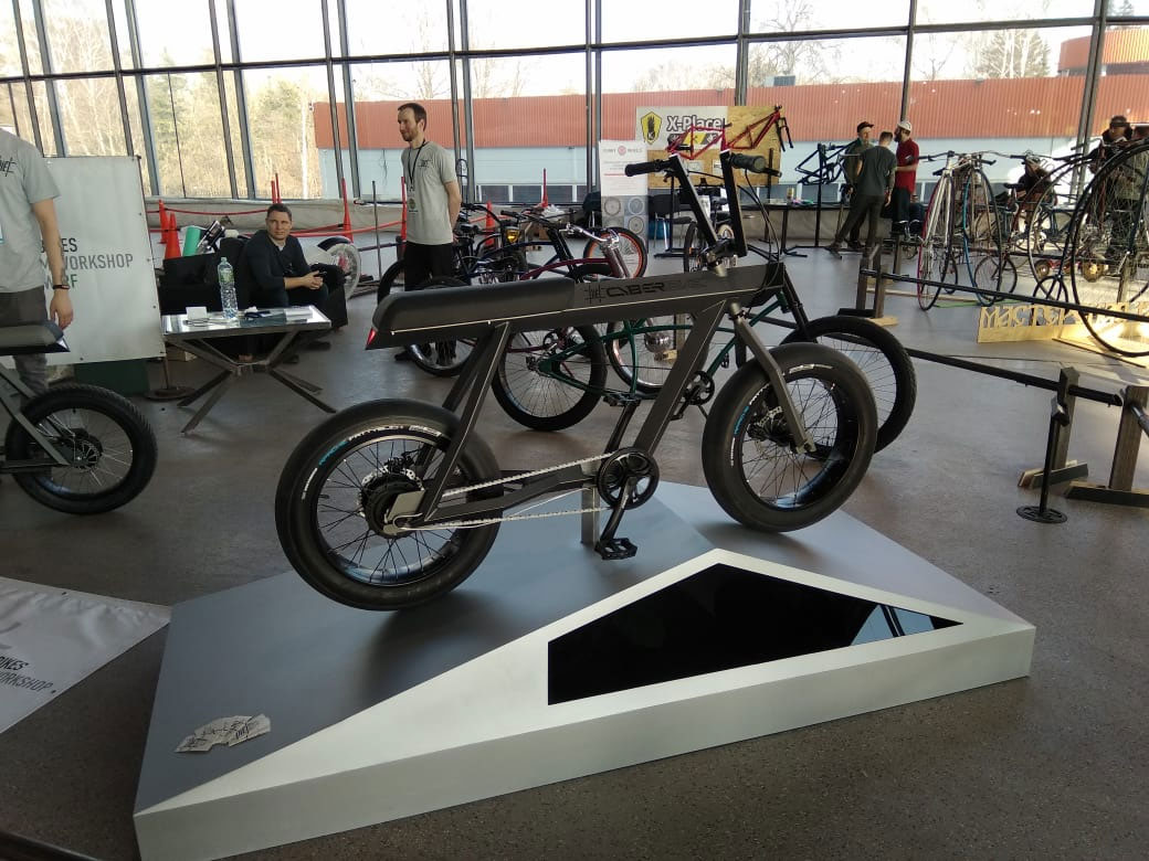 Велосипеды на выставке «Вело Парк 2020» в Москве, КВЦ Сокольники