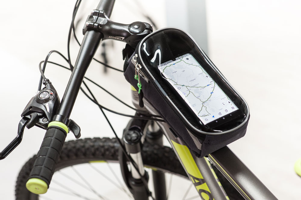Велосумка «Мастер» для смартфона на раму (увеличенная) на велосипеде